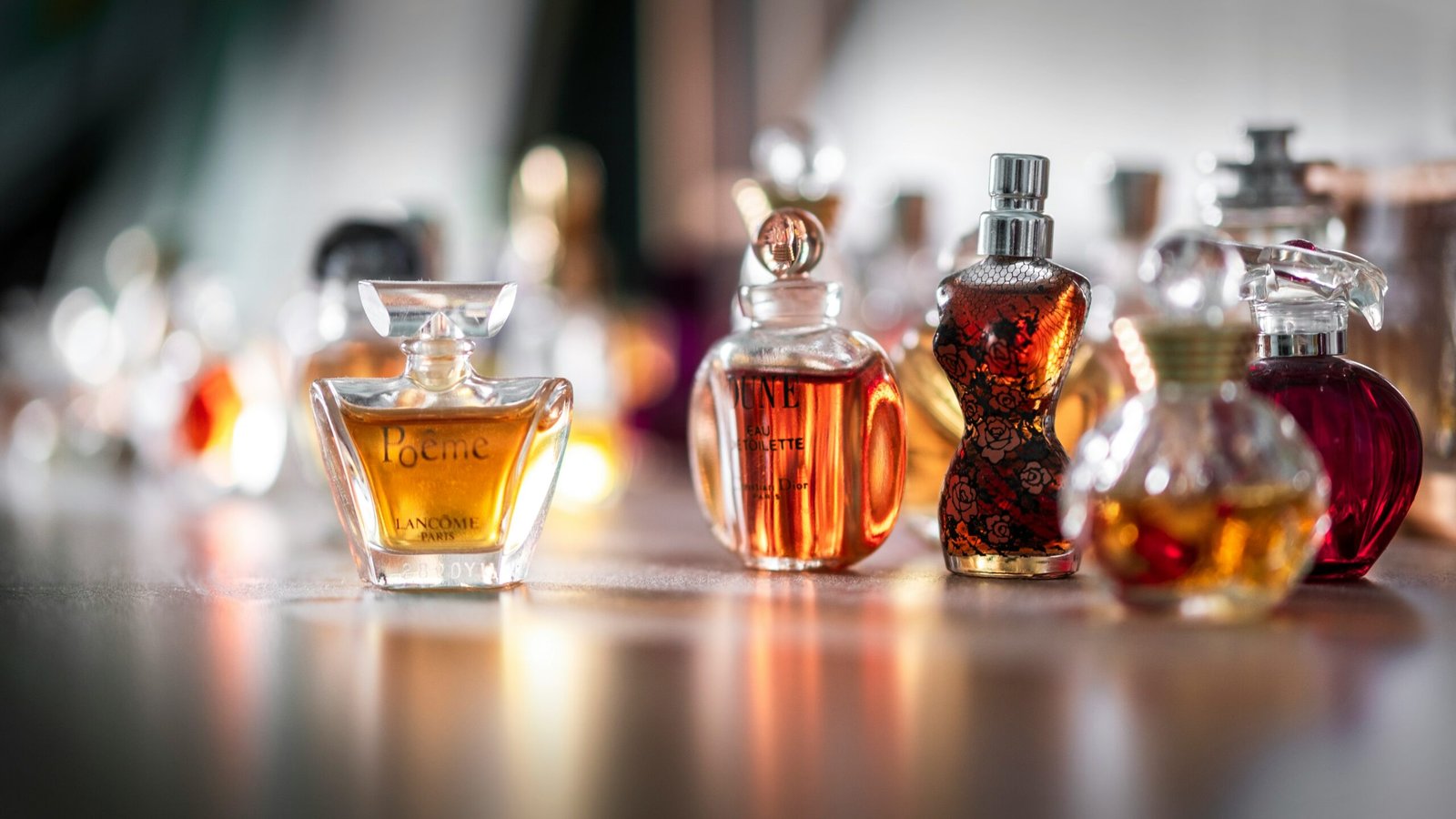 Parfums dupes 2026 : Le guide ultime pour sentir le luxe à petit prix